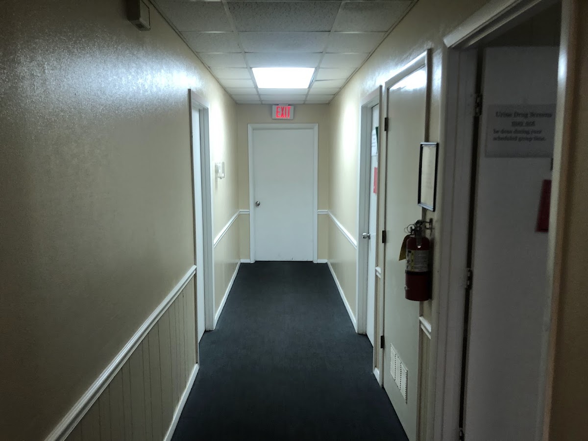 Recovery Place - Photo 2